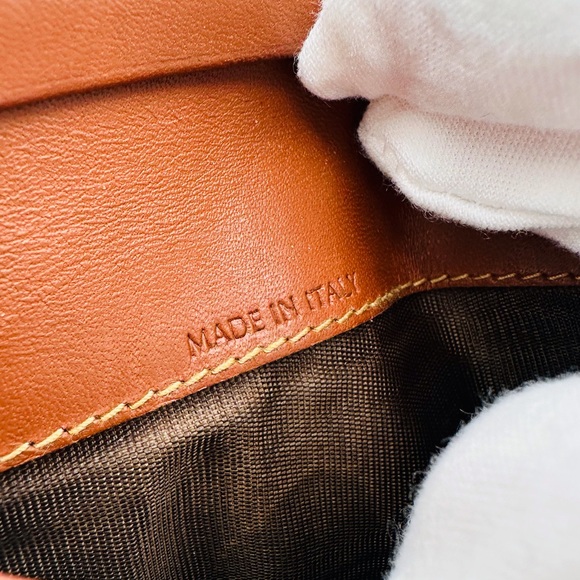 Burberry Vintage Wallet - Picture 4 of 9